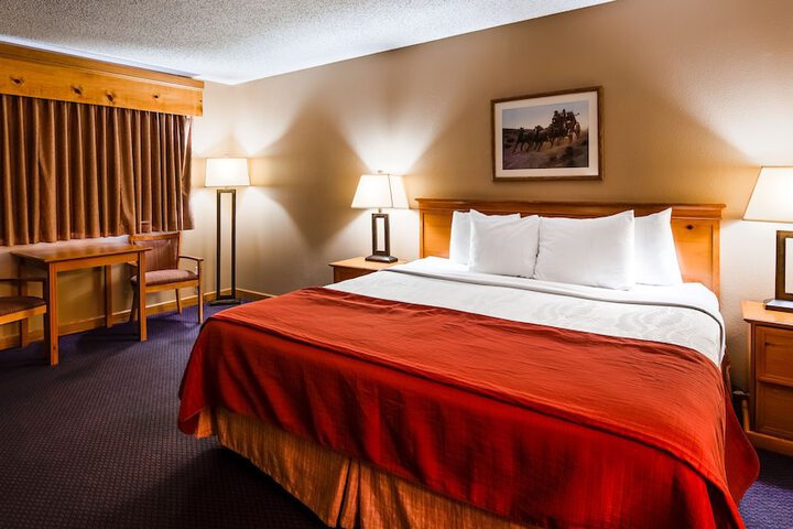 Room 10 of 38
