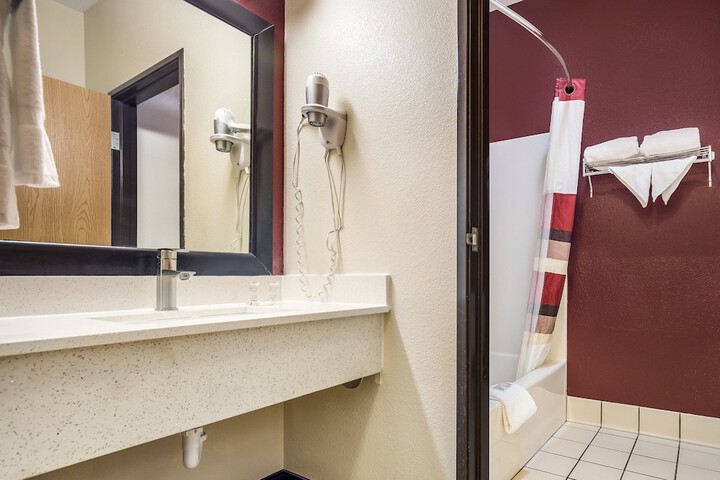 Red Roof Inn St. Louis - Troy IL
