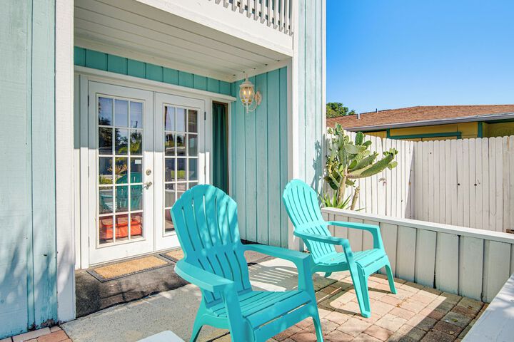 Cape Canaveral Cottage w / Pool - Walk to Beach!