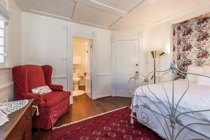 Room 49 of 74
