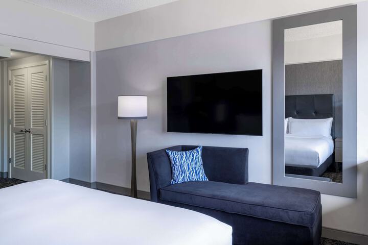 Room 50 of 103