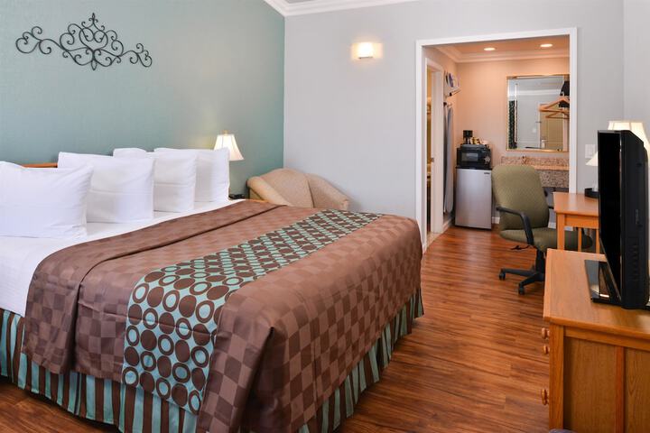 Room 21 of 27