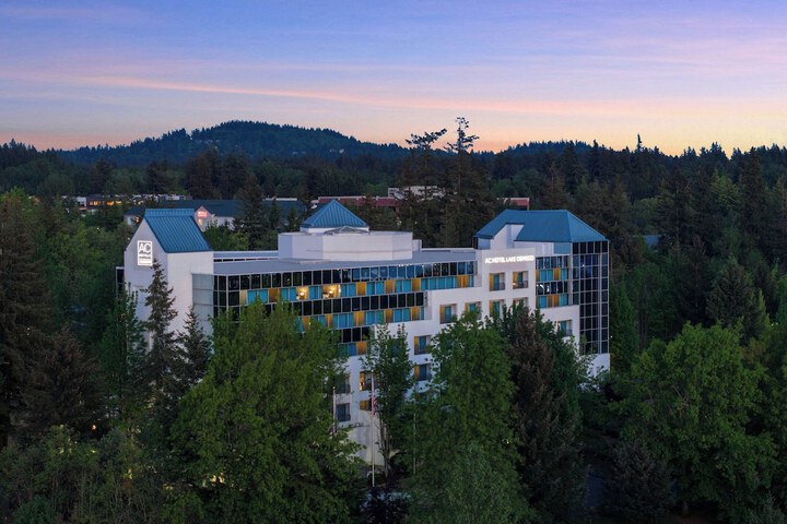 AC Hotel by Marriott Portland Lake Oswego