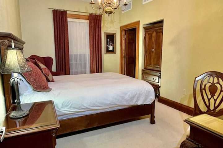 Room 18 of 34