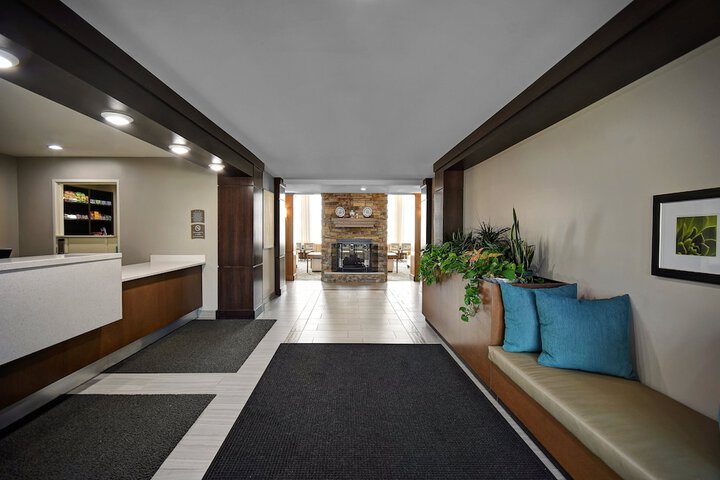 Staybridge Suites Holland by IHG