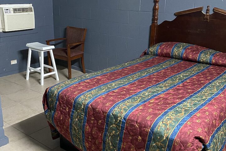 Room 10 of 15