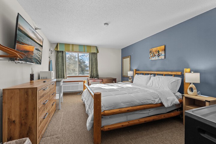Nisswa Hotel and Suites