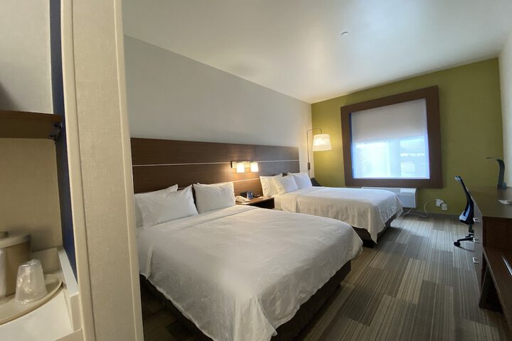 Room 13 of 42