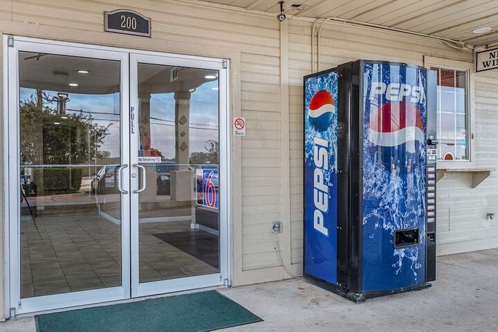 Motel 6 Waxahachie TX