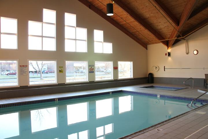 Pool 10 of 41