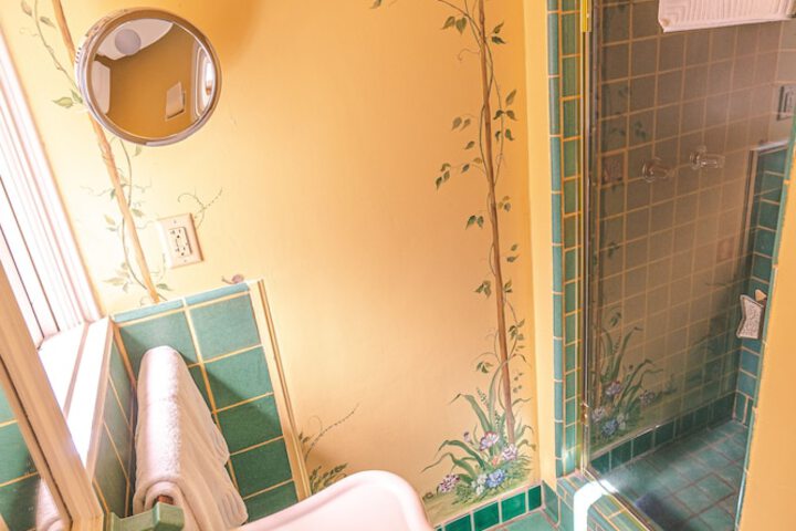 Room 16 of 51