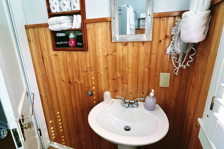 Room 55 of 177