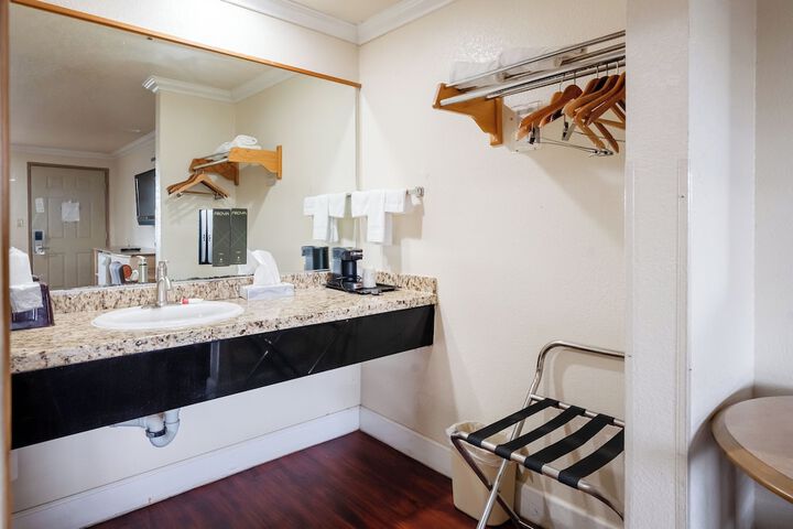 Budget Inn Corcoran Near Tulare CA 43