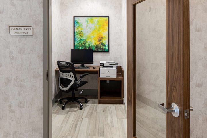 Business Center 37 of 44