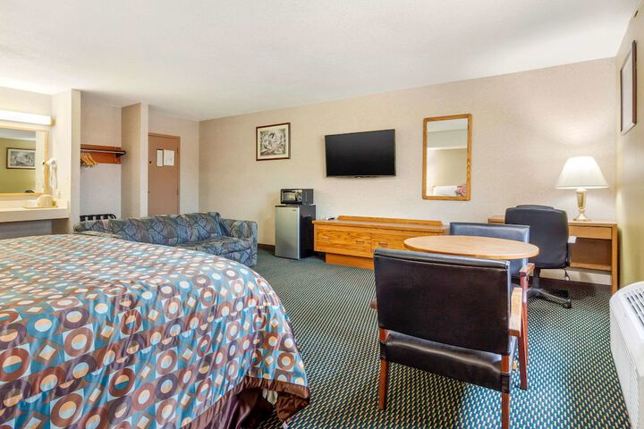 Room 27 of 43