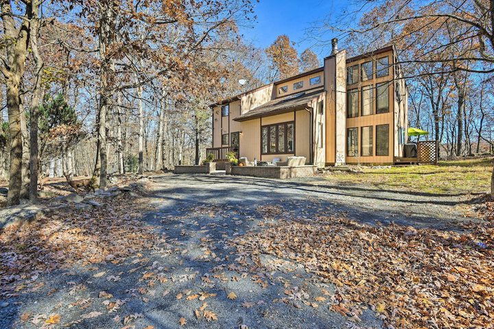 Poconos Vacation Rental w / Pool Access & Hot Tub!