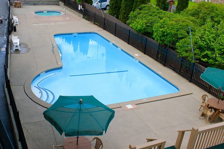 Pool 9 of 73