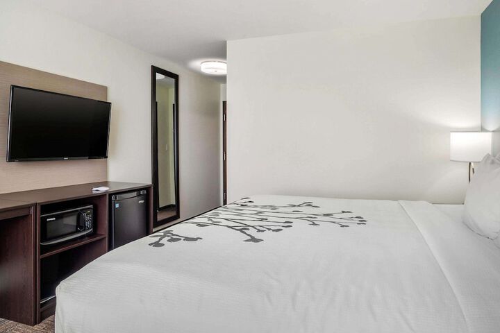 Room 22 of 32
