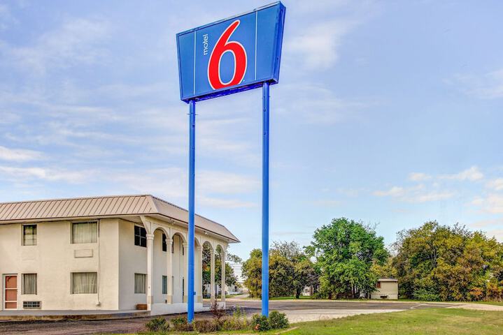 Motel 6 Waco TX - Lacy Lakeview