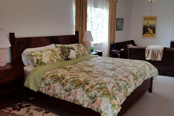 Volcano Acres Ranch B & B