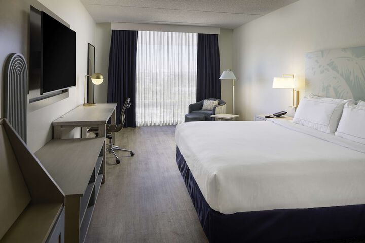 Hotel Dello Ft. Lauderdale Airport Tapestry Collection by Hilton