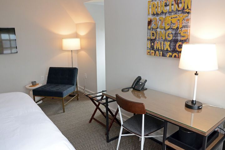 Room 22 of 35
