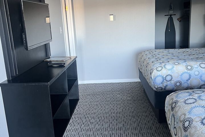Room 15 of 53
