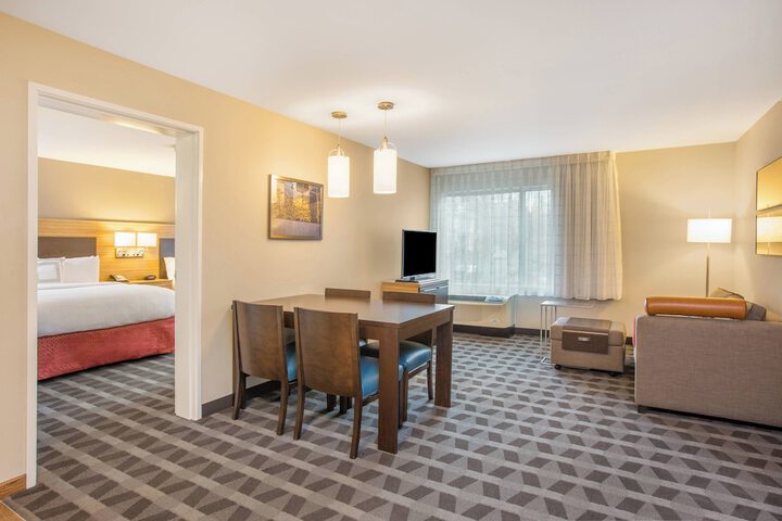 Room 48 of 70