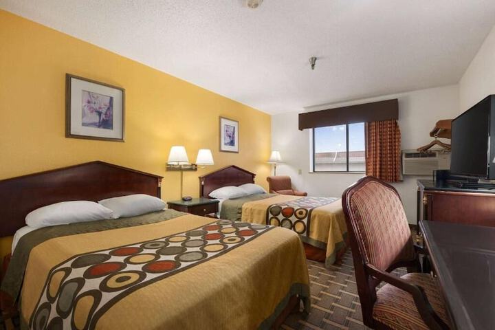 Room 4 of 5