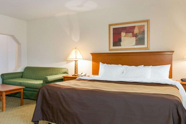 Room 7 of 35