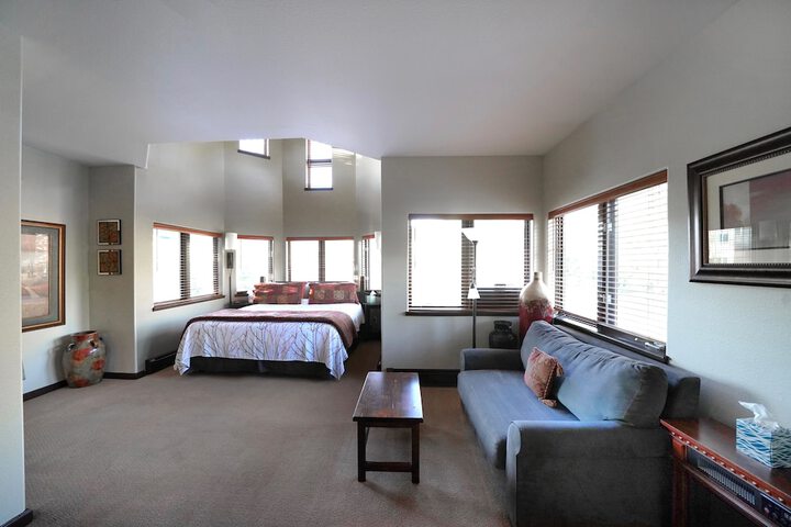 Room 43 of 99