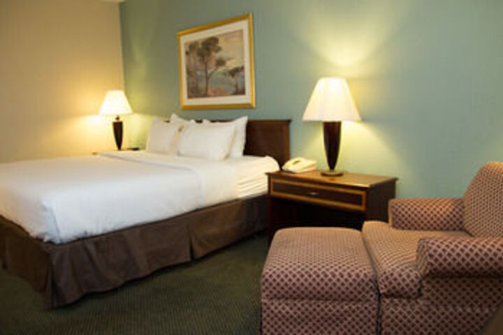 Ramada Plaza Rochester Airport