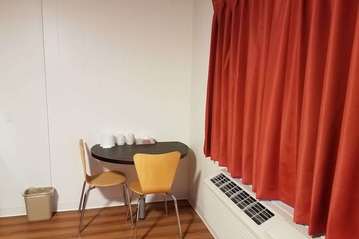 Room 17 of 46
