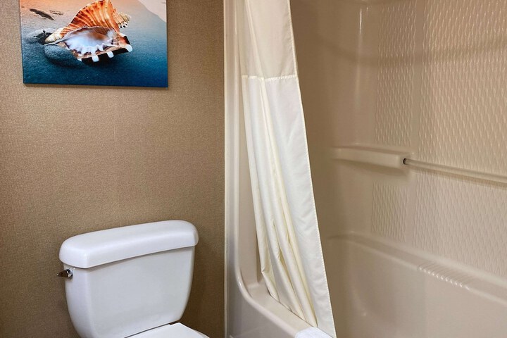 Room 35 of 65