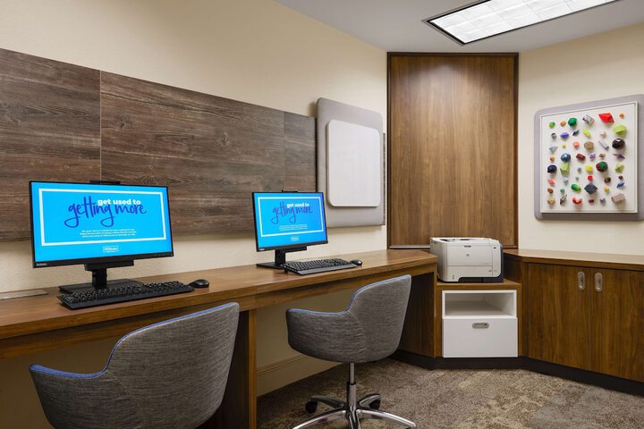 Business Center 32 of 32