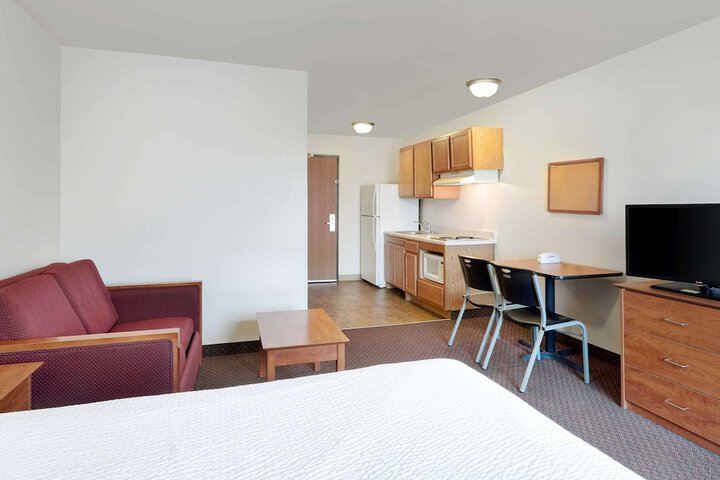 Room 17 of 36