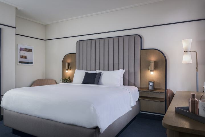 Room 49 of 74