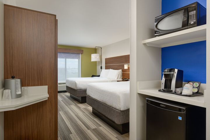Holiday Inn Express Hotel & Suites Tullahoma by IHG