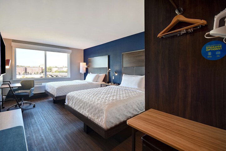 Room 19 of 37