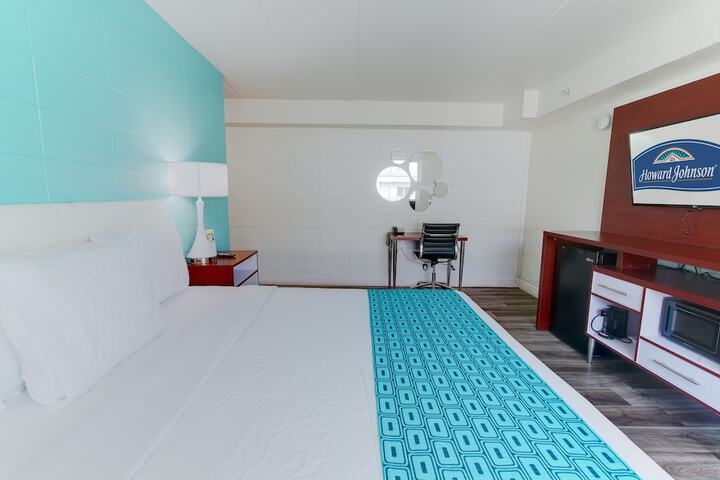 Room 15 of 26