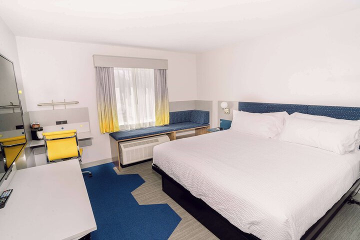 Room 34 of 41