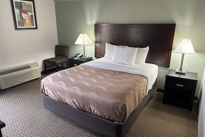 Room 13 of 37