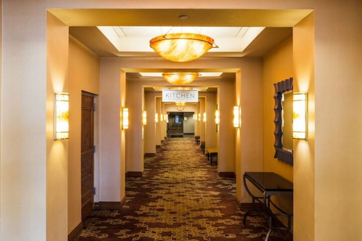Ballroom/Hall 29 of 32