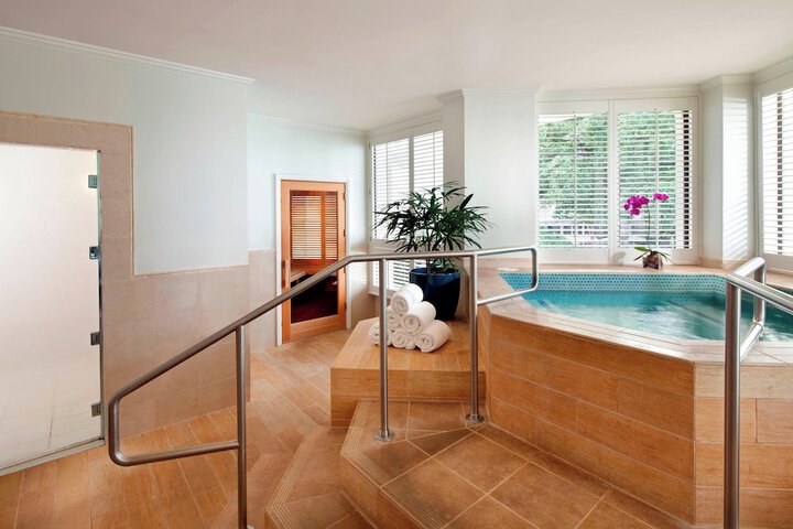 Moana Surfrider a Westin Resort & Spa, Waikiki Beach