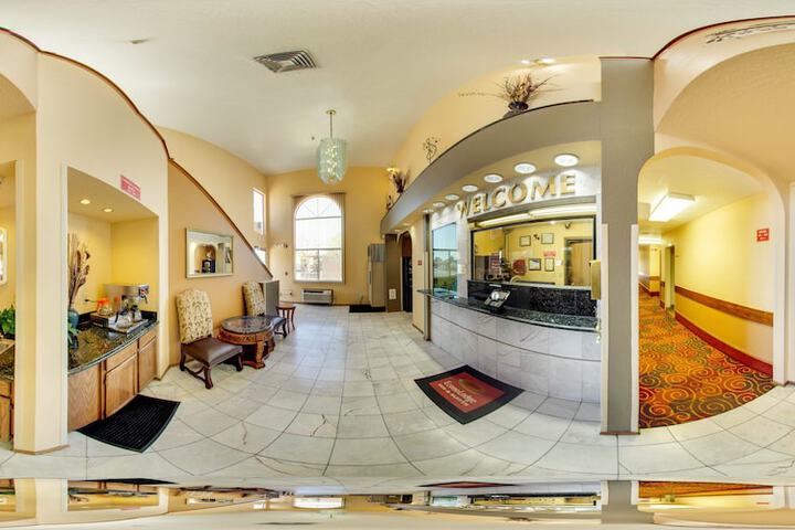 Hotel Interior 4 of 32