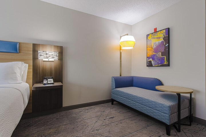 Room 38 of 80