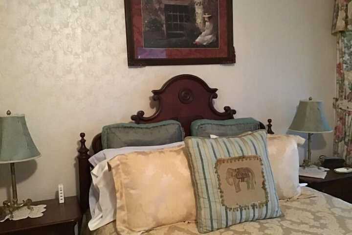 Room 42 of 76
