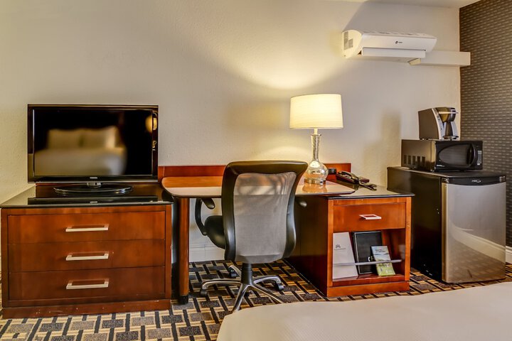 Room 51 of 127
