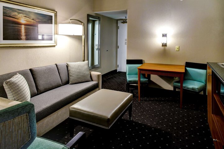 Room 10 of 40