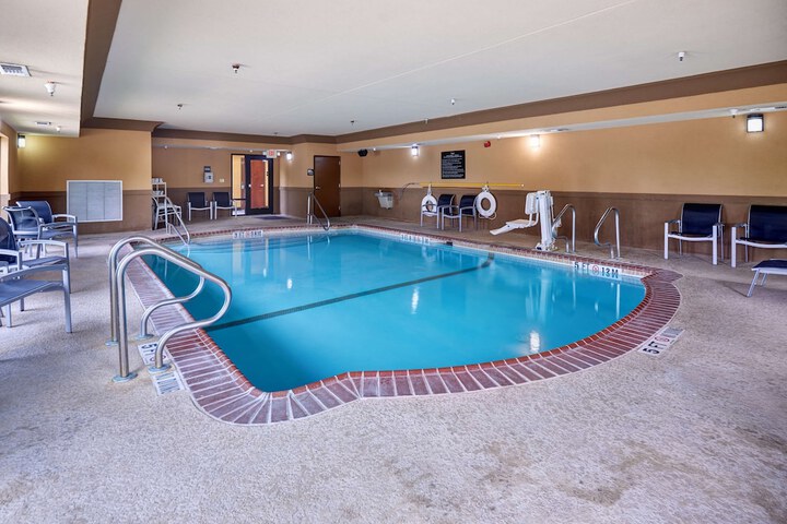 Pool 4 of 33
